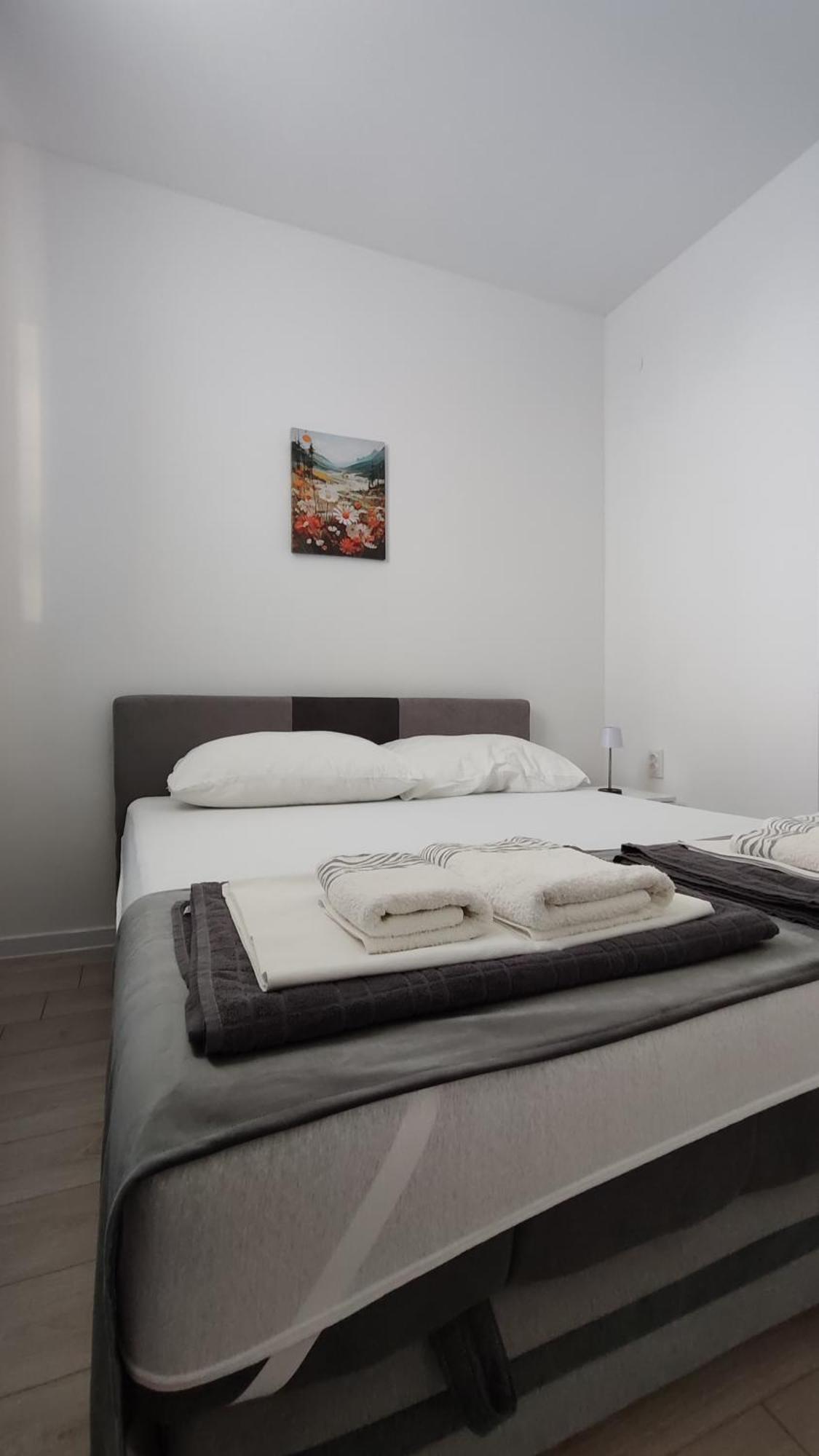 Apartments Glibic Zaostrog Bagian luar foto
