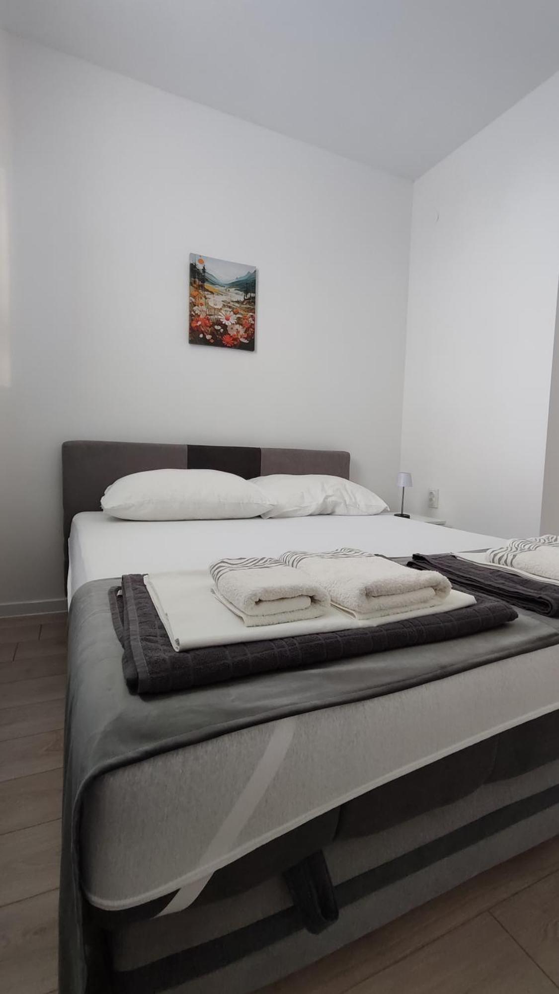 Apartments Glibic Zaostrog Bagian luar foto